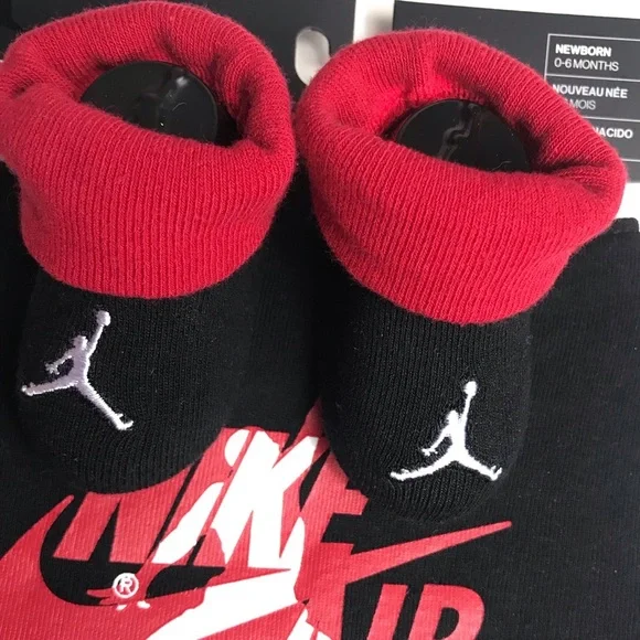 Jordan Baby Bundle, Bodysuit, NWT Bib & Booties - Picture 3 of 14